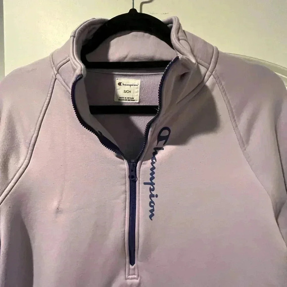 ~Champion~ Sweatshirt - Size S/CH - Picture 4 of 10